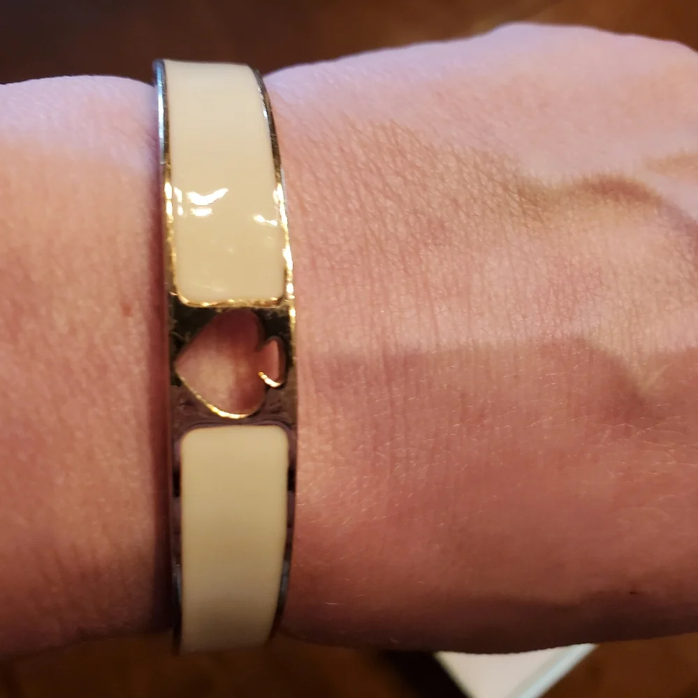 Kate Spade Off White Enamel & Gold Tone Logo Hinged Bangle Bracelet - Picture 7 of 13